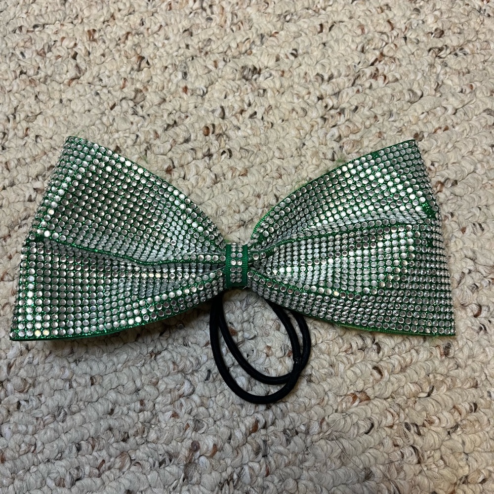 Green Cheer Bow (no flaps)